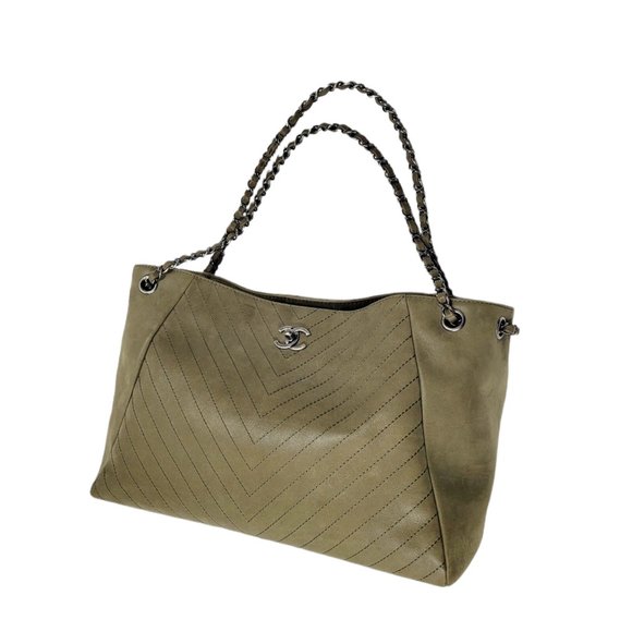 Chanel Green Tote Bag - Picture 8 of 11